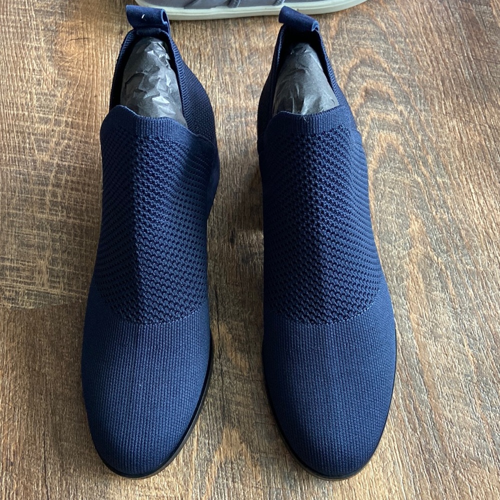 Eileen Fisher Navy Booties NWT SIZE 7